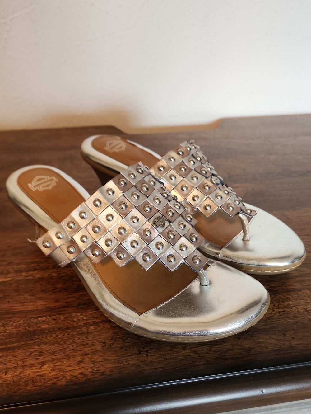 Harley-Davidson Metallic Silver Studded Thong Heels Sz 7.5
